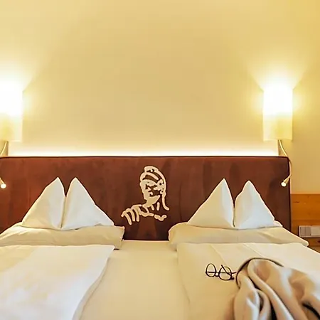 Roemerhof Superior Szálloda 4*